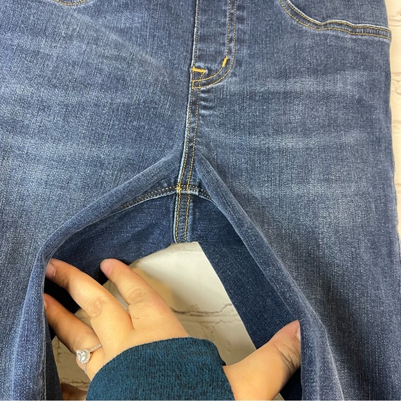 Spanx Distressed Ankle Skinny Jeans, Medium Wash size small - Picture 4 of 11